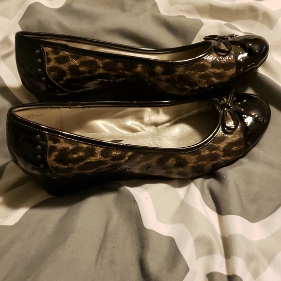 Gray animal print wedge ballet slipper - Picture 6 of 8